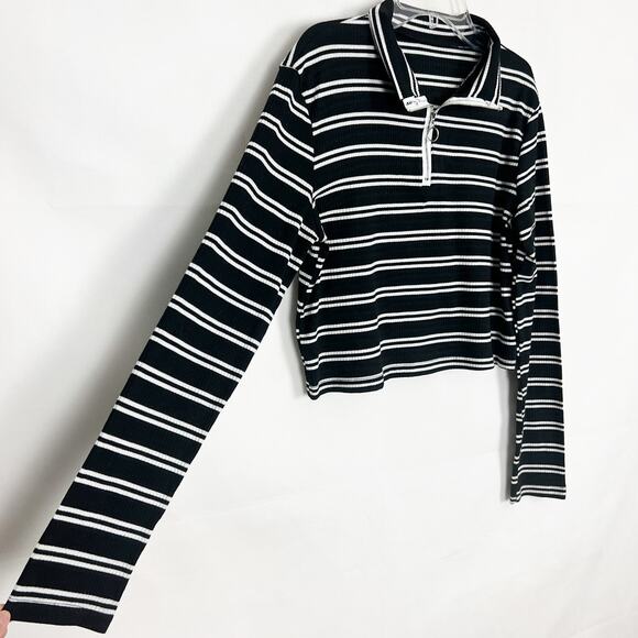 Women's Pullover Cropped Striped Top Size Small - Picture 3 of 8